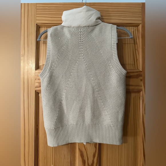 Athleta Hybrid Vest - Picture 2 of 3